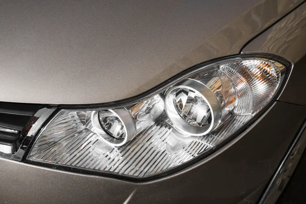 Como pulir faros de coche
