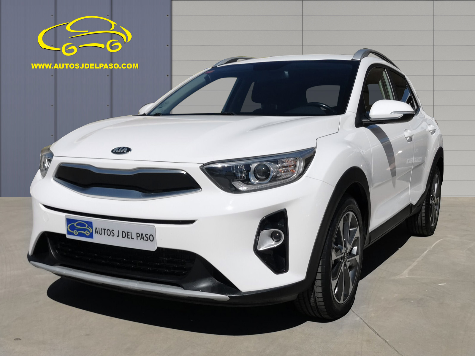 KIA STONIC BLANCO 01