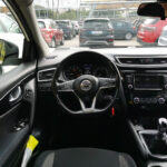 QASHQAI BLANCO DETALLES NEGROS 09